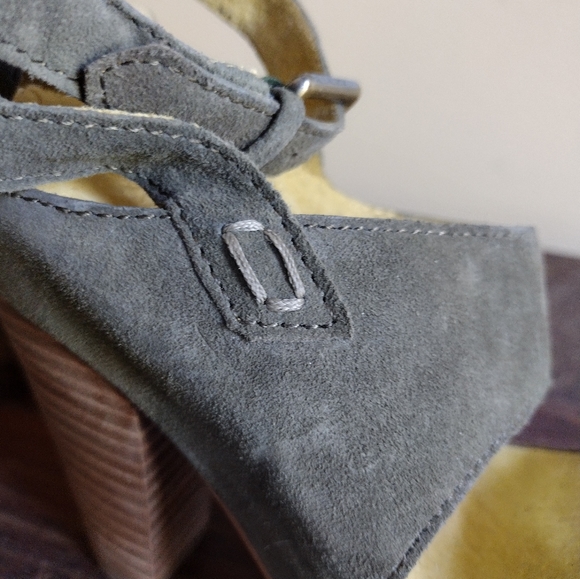 Apepazza Sage Olive Alabastro Green Suede Heels Size 6.5 - Picture 8 of 11